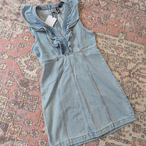 BNWT Light Blue Denim Mini Dress - Picture 2 of 9